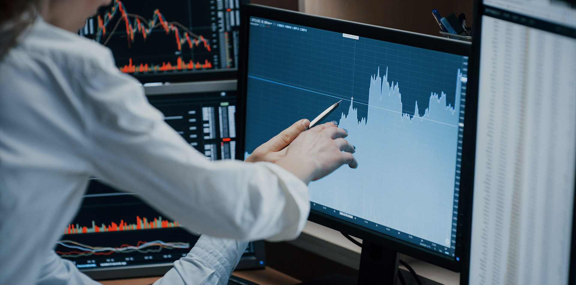 正大期货全球市场服务轮播图